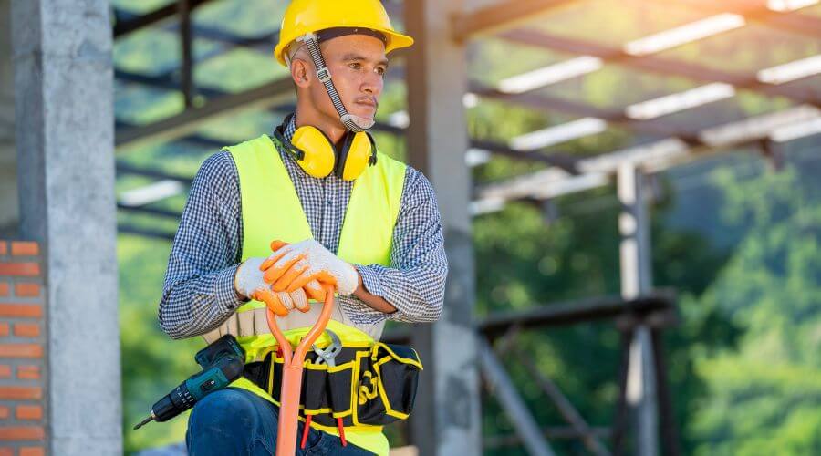 Professional gutter cleaning in Sandy Hook, CT